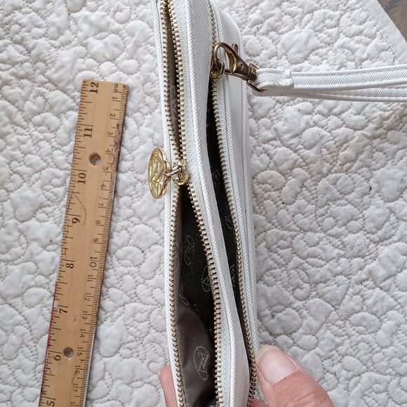 ADRIENNE VITTADINI WRISTLET/CLUTCH - Picture 7 of 7